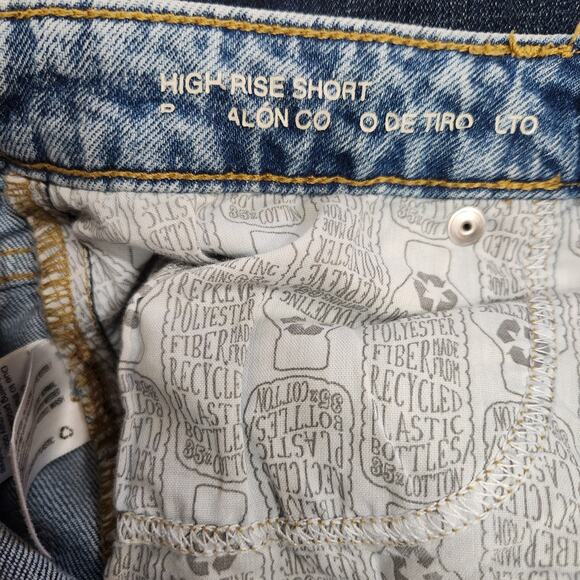 Wild Fable High Rise Mom Denim Shorts Blue Cuffed Hem Light Wash Size 8 29 R - Picture 7 of 7